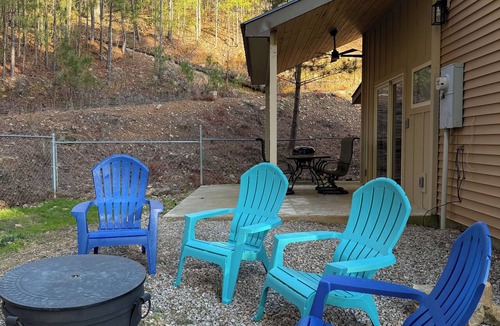 Hot Springs Village Cabin | Secluded, Modern Cabin near Hot Springs Village, Oaklawn, HSParks, Lakes, Trails