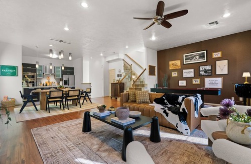 Montrose House | Serene 3BD - Rooftop, Shuffleboard - 10mins to DT