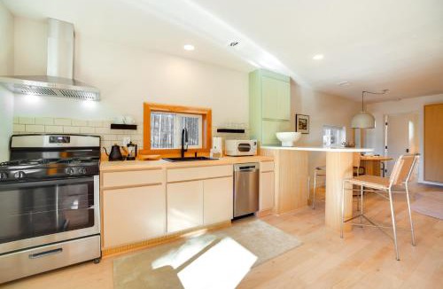 Southside House | Serene Couple's Retreat 3 Mi to Dtwn Santa Fe