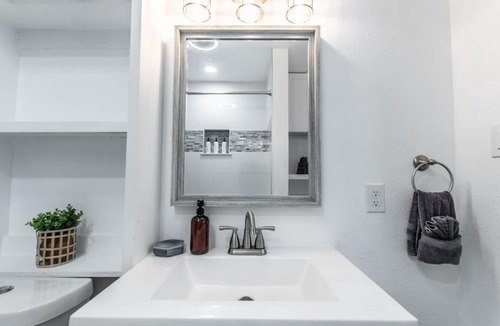 Del Mar Apartment | Serenity Suites C