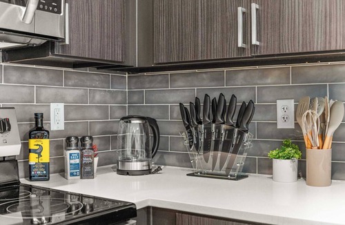 Fairpark Apartment | SLC - Convention - Delta Center - Hot Tub - Parking