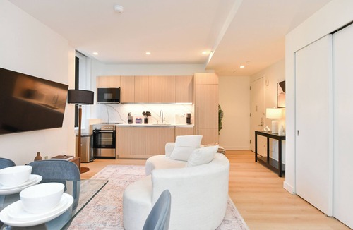 Financial District Apartment | Sleek 2BR Oasis in NYC Financial District