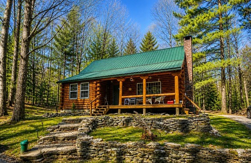 Wardsboro House | Snow Mountain Lodge- Mt Snow & Stratton Mtn Indoor Pool, Golf, Hike, VAST Trails