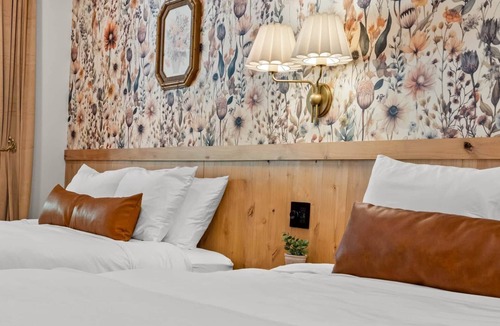 Jasper Hotel | Sommer House Inn-The Garden Room