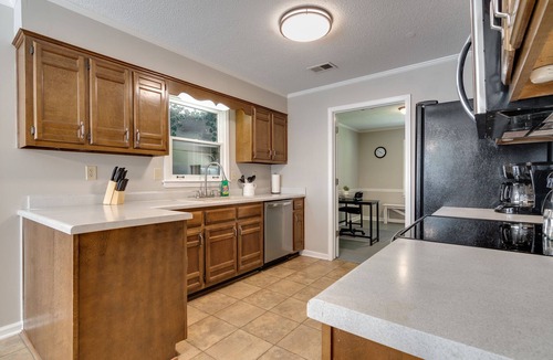 Southaven House | SOUTHAVEN- Full Amenities Home Close to Everything