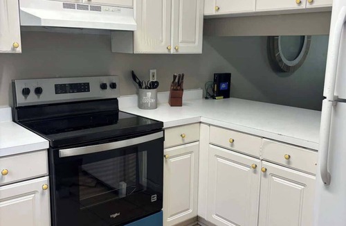Bryant Apartment | Spacious 2 Bedroom/1.5 Bath Apartment - Bryant #1