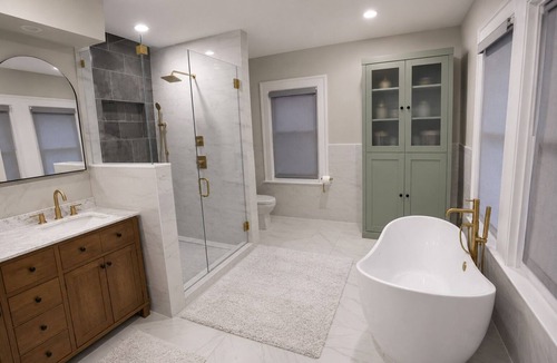 Weequahic House | Spacious 4BR Retreat Near NYC w/Office, WiFI, Park, and easy Transit