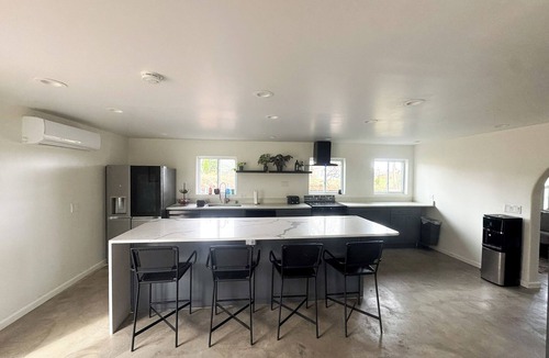Oakley House | Spacious 5-bedroom house with AC, WiFi in welcoming Asheville