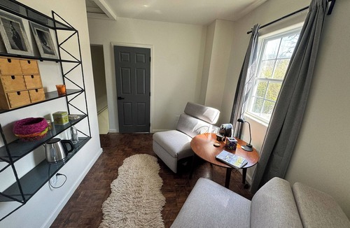 Oakley House | Spacious 5-bedroom house with AC, WiFi in welcoming Asheville