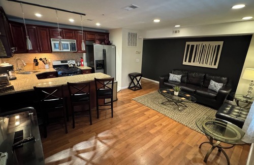 Union City Apartment | Spacious Amazing 3 Bedroom!
