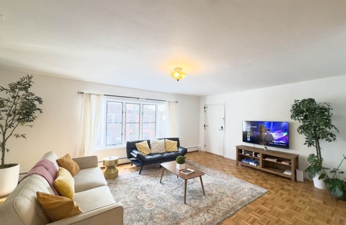 Guttenberg Apartment | Spacious apartment near NYC