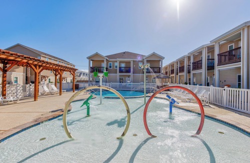 Corpus Christi House | Spacious Family Beach Retreat | 2 Heated Pools & Beach Walk