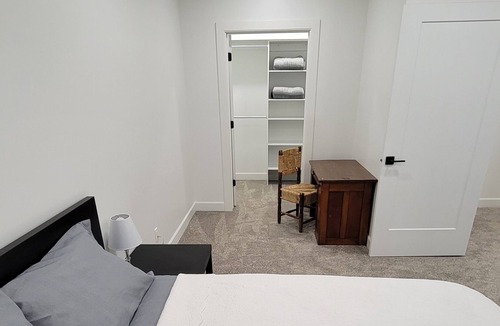 Mapleton Apartment | Spacious & Modern Apartment