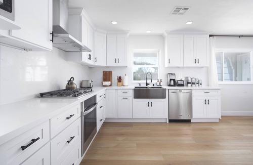 North Tustin House | Spacious Saltwater Pool Home Near Disney & Beaches – Sleeps 14+