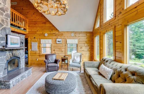 Wilmington House | Spacious Wilmington Cabin: Walk to Lake