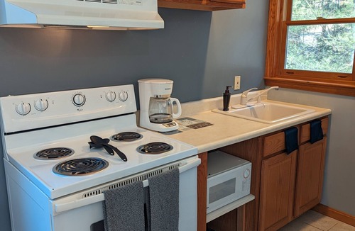 Underhill Apartment | Stargaze & Snuggle Studio Retreat Reconnect with Nature, Embrace Simplicity