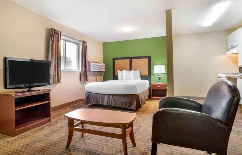 Tougaloo Hotel | Studio 6 Suites Jackson Ridgeland MS