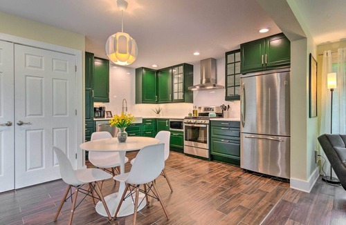 Chimney Rock Cottage | Stunning Mtn Views! Group Getaway in Chimney Rock