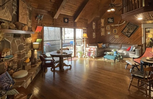 Springville Cabin | Style and comfort near Tennessee River and KY Lake
