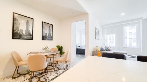 Financial District Apartment | Stylish 3BR Luxury Retreat in the Heart of FiDi