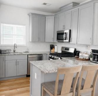 Elizabeth Apartment | Stylish Apt 3BR, Near NYC, EWR & Free Parking