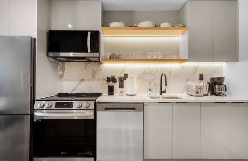 Greenpoint Apartment | Stylish Brooklyn Studio Near the G Train | Sleeps 3