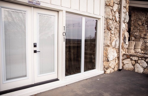 Cherokee Village Apartment | Suite 101 is the Main House's largest and most luxurious suite.