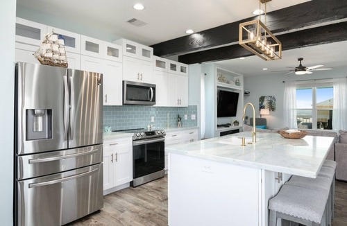 Crystal Beach House | Sunrise Paradise 3 Bedroom Home by RedAwning
