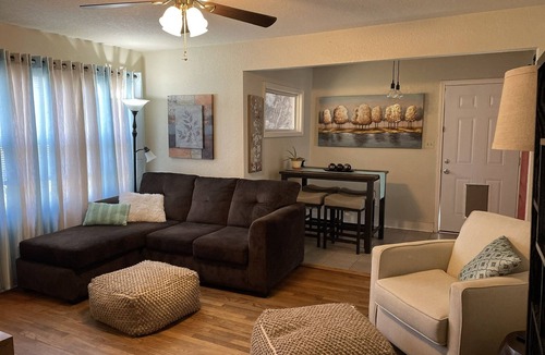 Benton Cottage | Super cute getaway home!