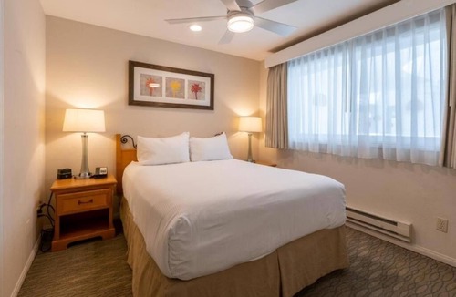 San Clemente Hotel | Surf, Sun & Relax! 3 Units w/Kitchen, Patio, Sauna & Pier Access | Free Parking