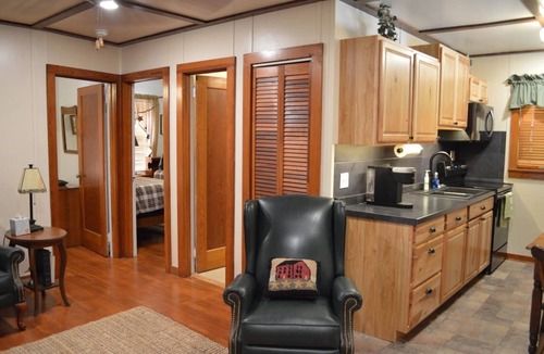 Gamaliel Cottage | Take It Easy Resort - Cottage #5, Norfork Lake Cabin w/Dock Slip, Walk to Lake