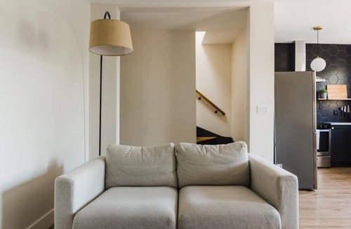 Jersey City Apartment | The Alana - Spacious Duplex with Parking 40 Mins to Manhattan