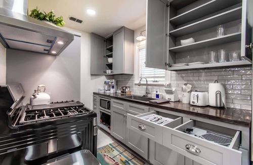 Del Mar House | The Bayside Loft on Ocean Drive Sleeps 4