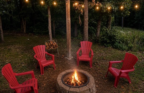 Eagle Rock House | The Bears Den Located between Table Rock Lake and Roaring River State Park
