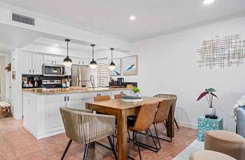Harbor Oaks Condo | The BS Lake House | Pet Friendly, Overlooks Canal!