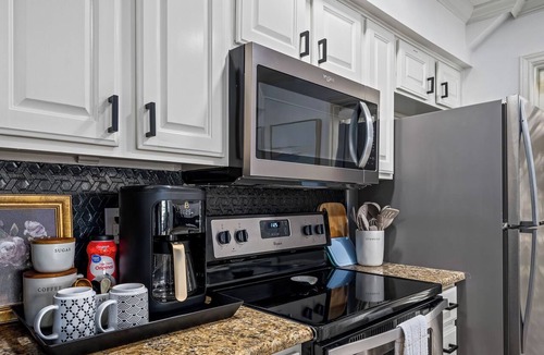 Harbor Oaks Condo | The BS Lake House | Pet Friendly, Overlooks Canal!