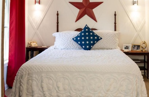 Metropolis Apartment | The Clark - Where Superheroes sleep