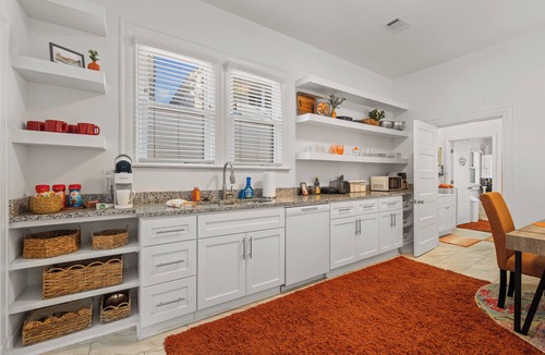 Hot Springs Cottage | The Clementine - Walk to Restaurants, Shops, Bars in Historic Downtown!