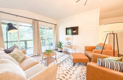 Boswell Cabin | The Crash Pad ~ Riverfront Retreat with Gameroom