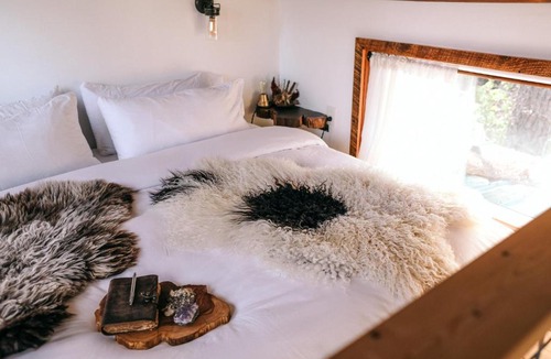 Fairview Apartment | The Forest Bathhouse - Sauna, Soak, & Luxury