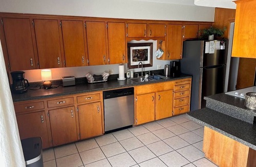 Springdale House | The Nook Bike Trail Family Friendly Near U of A