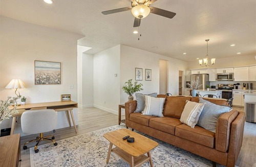 Eagle Mountain House | The Silver Eagle Retreat