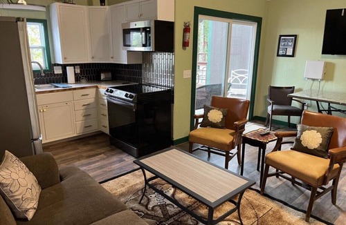 Royal Cabin | The Sycamore at Hamilton Cove ~ Cabin Twelve ~ Amazing Lake View