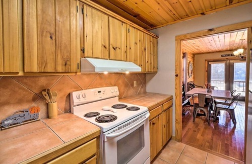 Mountain View Cabin | The Willow Breeze Cabin - Side A