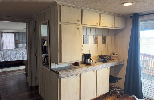 Higginsville Apartment | This charming suite is perched above a picturesque 75-acre winery.