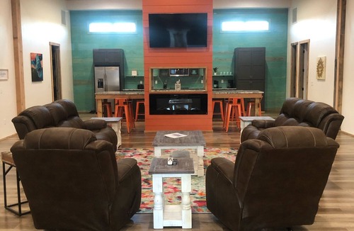 Glenwood Cabin | Time For Livin…just a few steps from the Caddo River