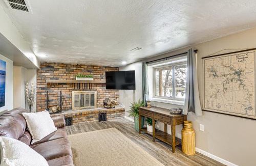 Clinton House | Truman Lake Retreat: Relax and Unwind