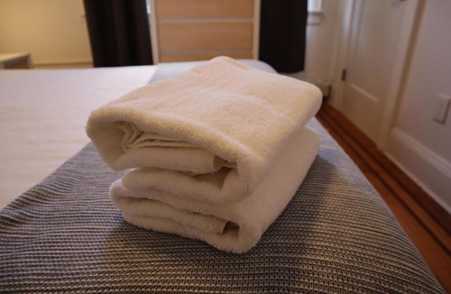 Harsimus Cove Apartment | TwinCity 2BD-1BTH Apartment Minutes Away from Manhattan NYC