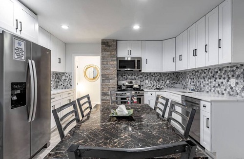 Constable Hook Apartment | Ultra Modern 4BR-2BA-9 Beds | MetLife-NYC-Parking