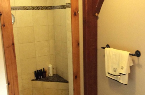 Paducah Cabin | Unique country lodge! Pet friendly & close to everything in the area